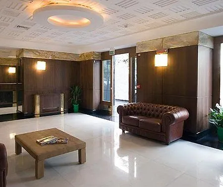 מלון Hotel Naples 4*