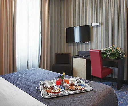 Hotel Naples 4* נאפולי