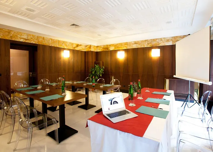 Hotel Naples Szálloda