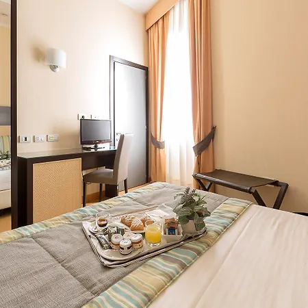 Hotel Naples Otel