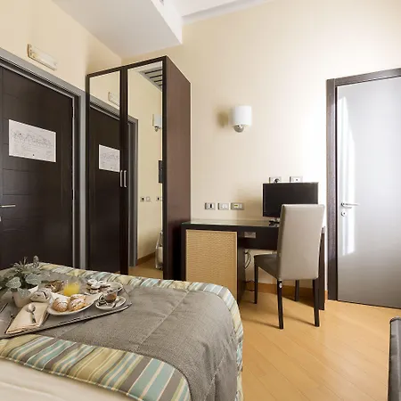 Hotel Naples 4*