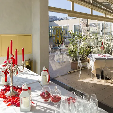 Hotel Naples