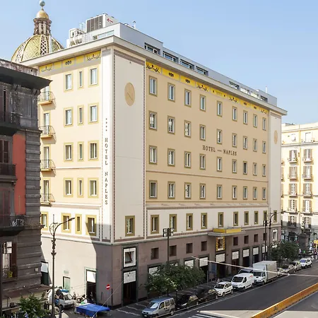Hotel Naples فندق