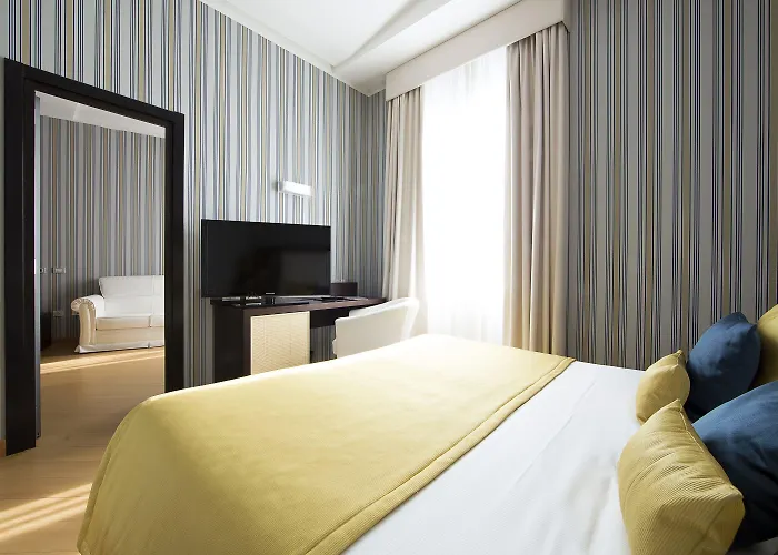 Hotel Naples Неаполь