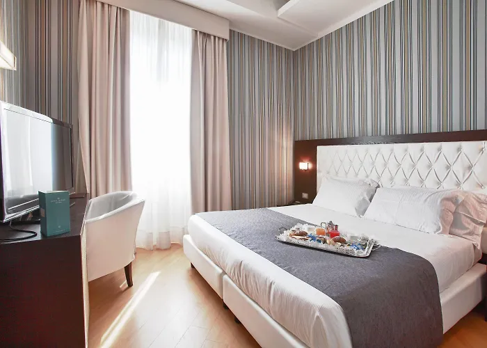 Hotel Naples Отель Неаполь